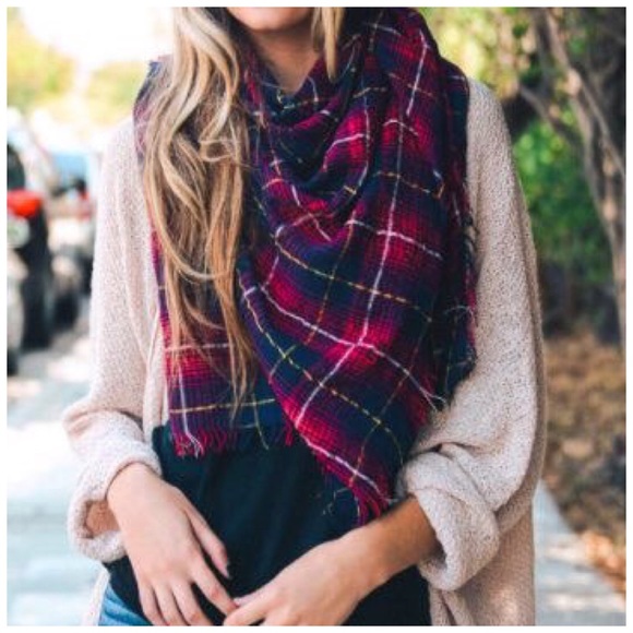 Plaid blanket scarf NWT - Picture 5 of 5